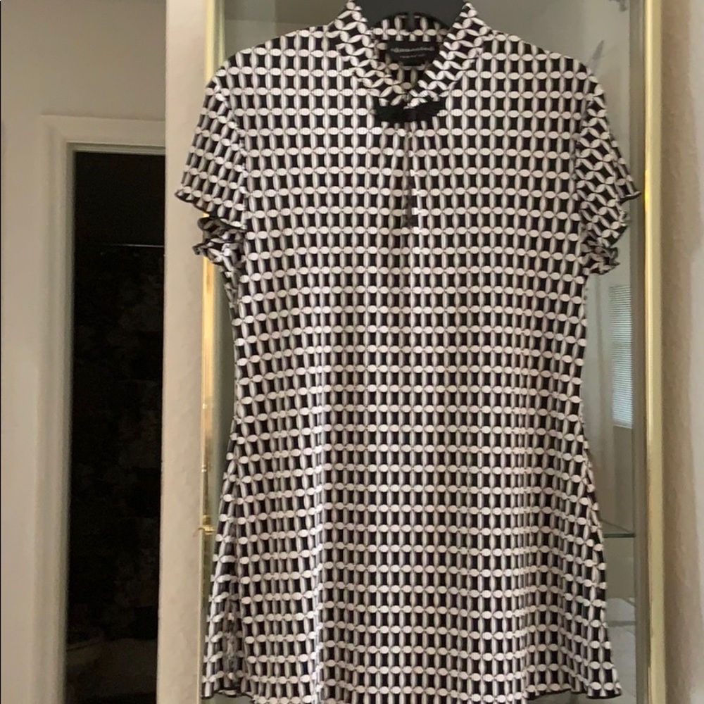 Short-sleeve blouse